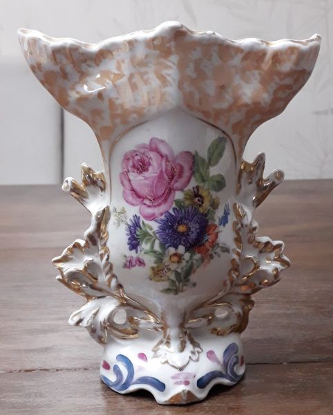 Floreira/vaso, antiga, em porcelana ornamentada estilo